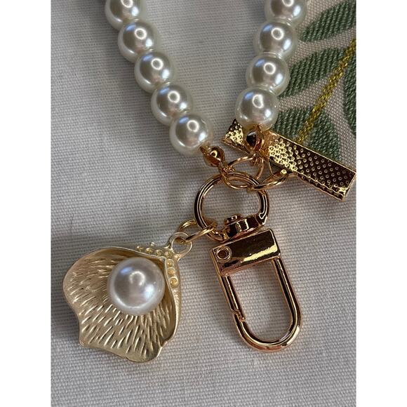 Charming Handbag Charm Keychain Shell & Pearls Cottagecore Pretty Trendy NEW - Picture 4 of 5